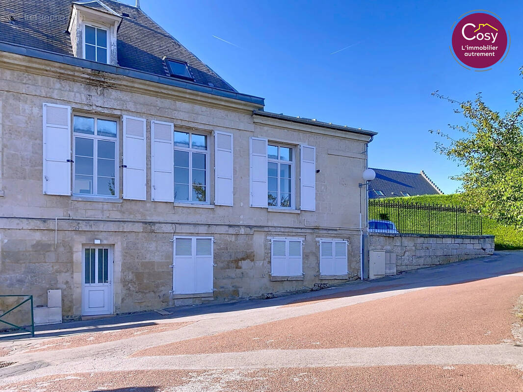 Appartement à COURMELLES