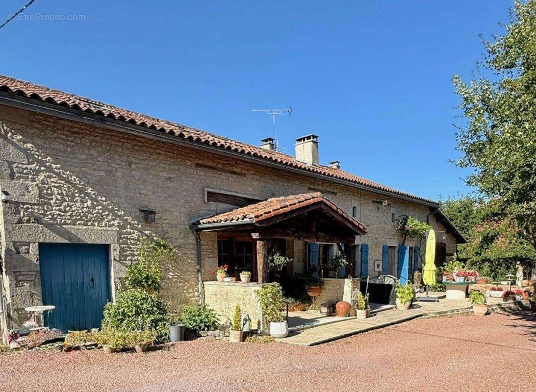 Maison à LE BOUCHAGE