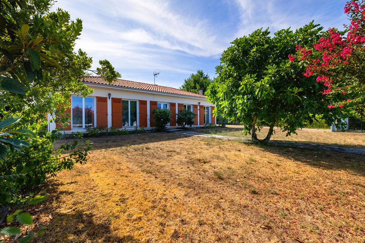 Maison à LEOGNAN