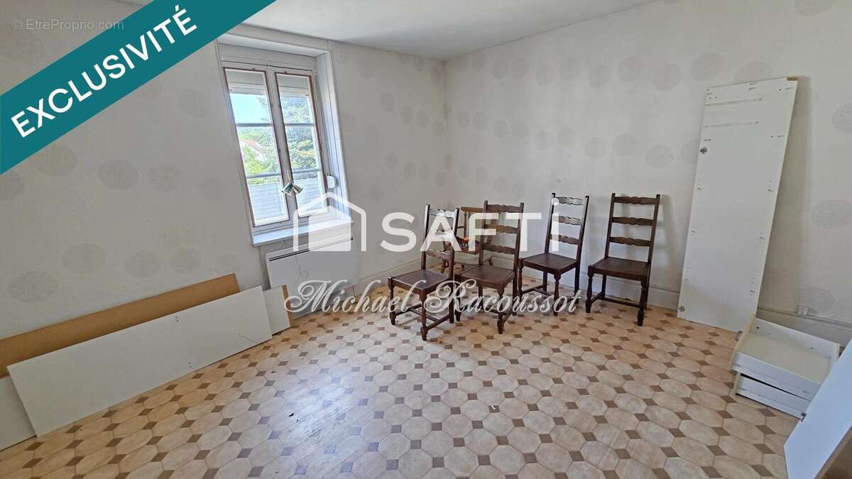 Appartement 211 m² à Le Creusot  - photo 5