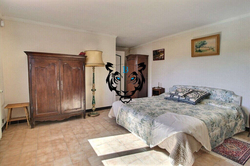 Maison à ROQUEBRUNE-SUR-ARGENS