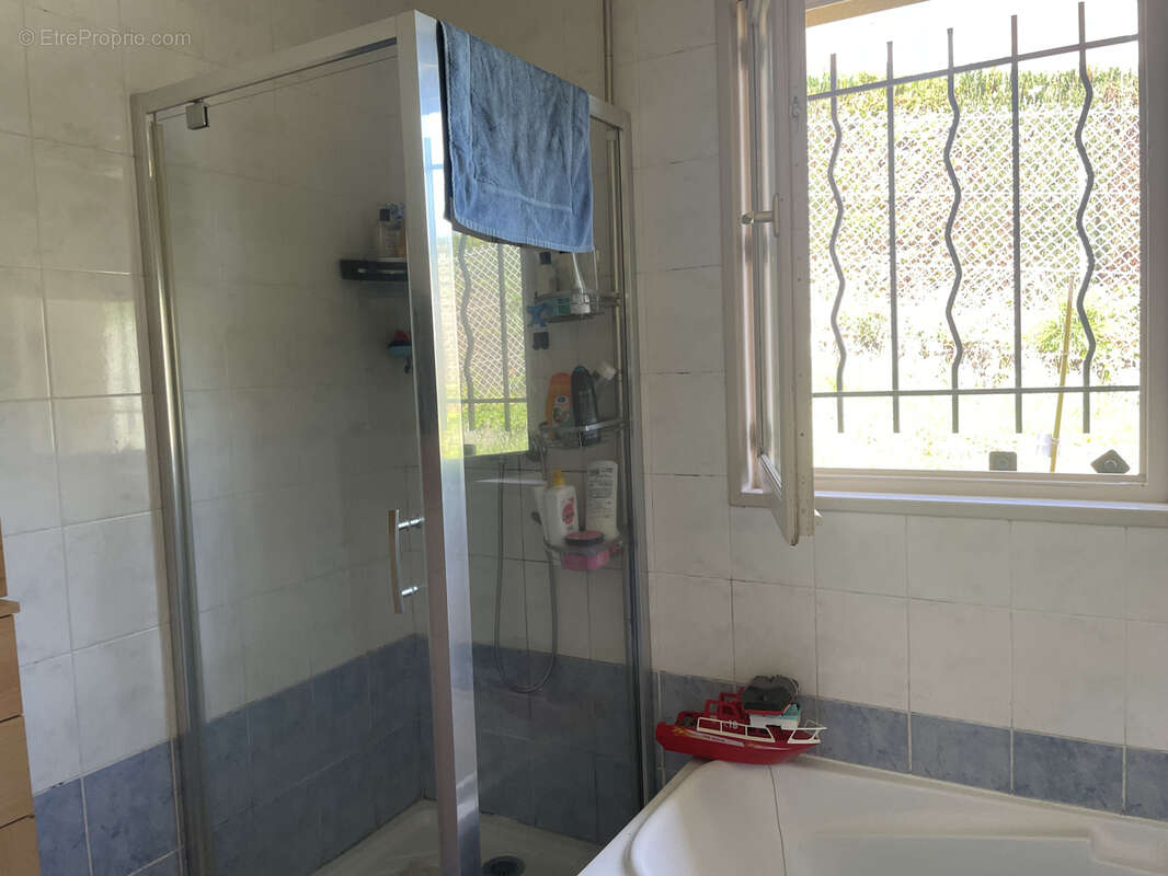 Maison à NOIRETABLE