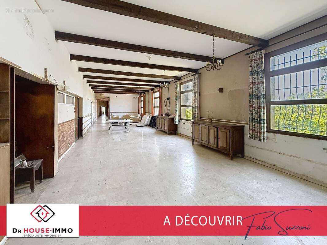 Commerce 1200 m² à Signes  - photo 26