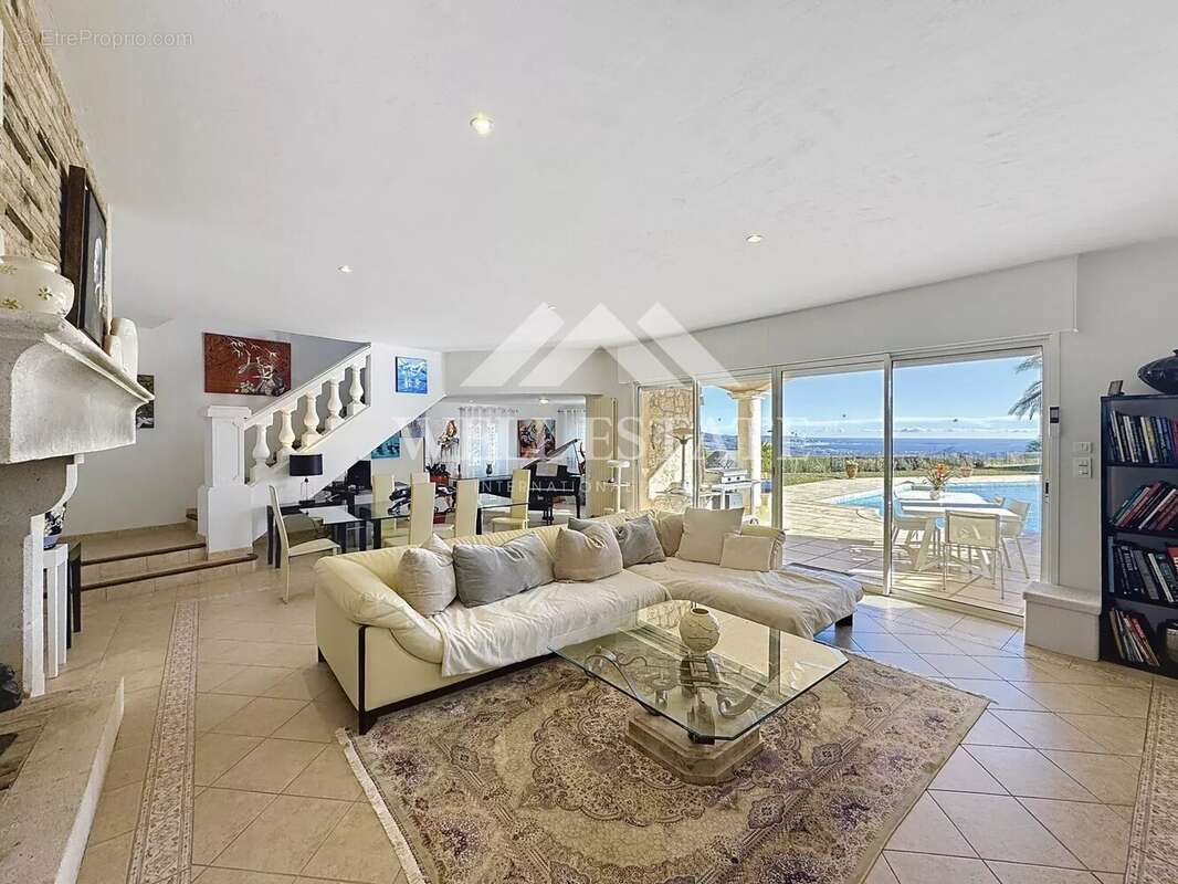 Maison à LES ADRETS-DE-L&#039;ESTEREL