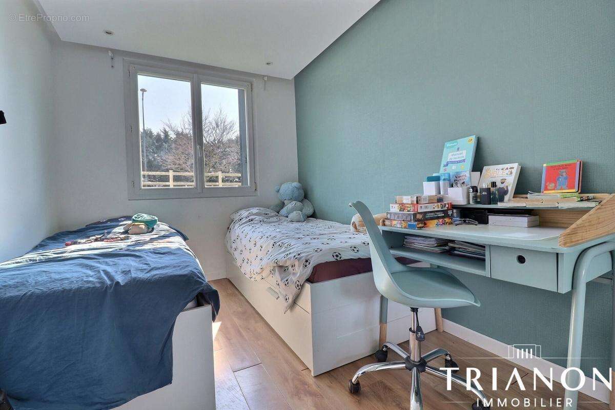 Appartement à LES CLAYES-SOUS-BOIS