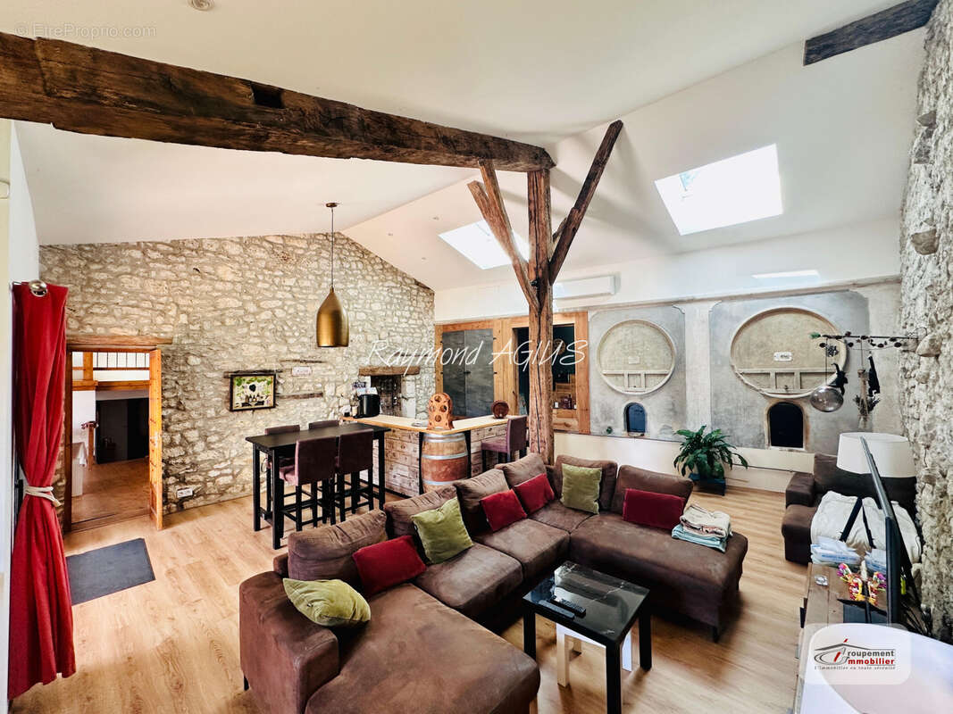 Charmante maison traditionnelle en pierre avec annexe indépendante et piscine de 15 x 6 m - photo 7