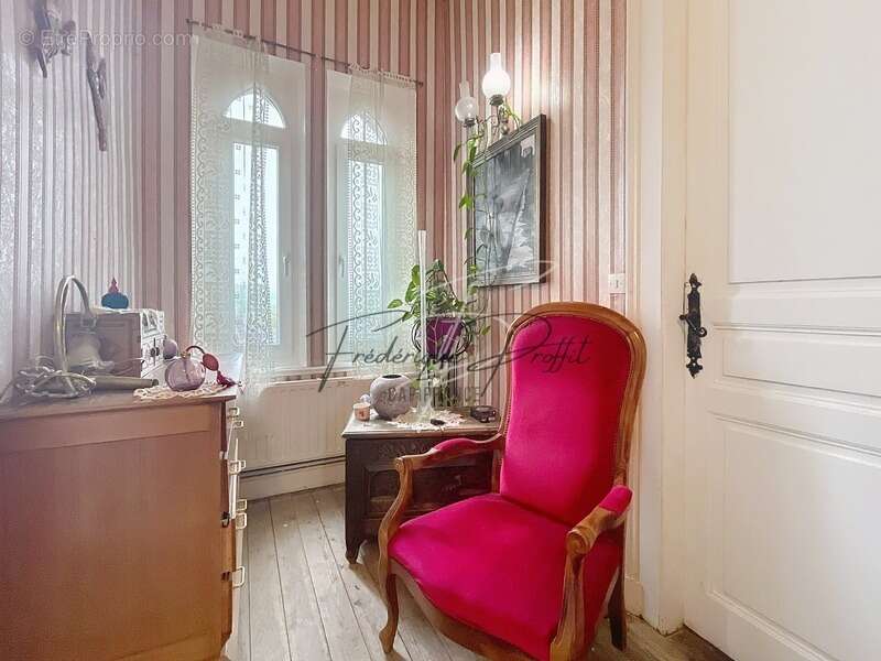 Maison à SAINT-REMY-EN-L&#039;EAU