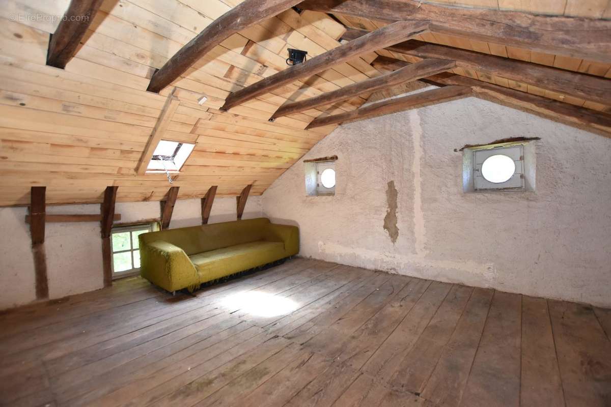 Maison à CROS-DE-MONTVERT