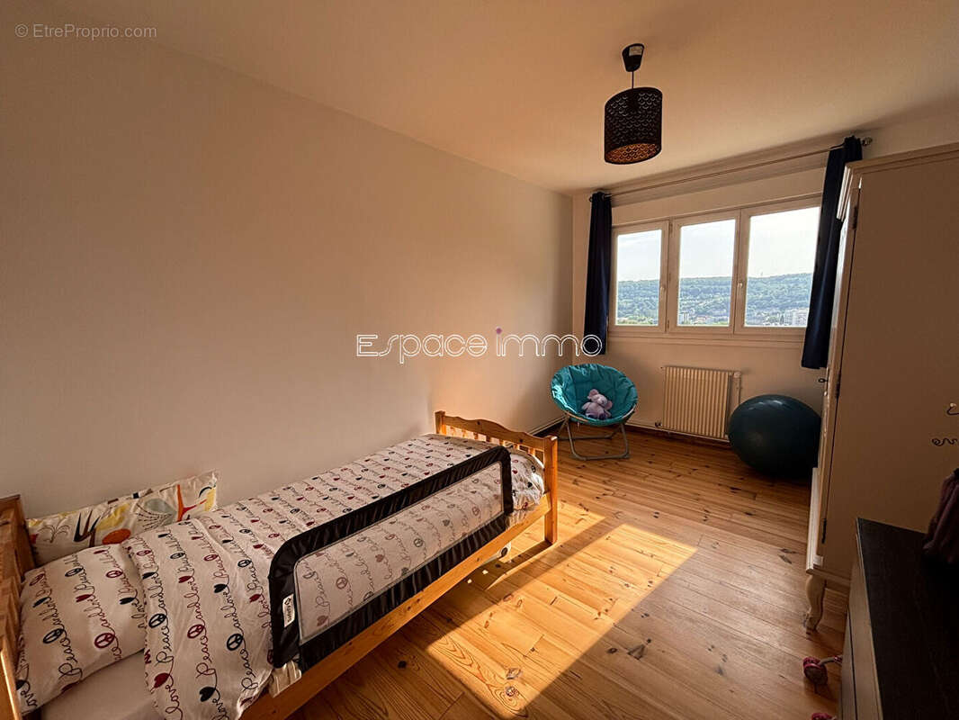 Appartement à DEVILLE-LES-ROUEN