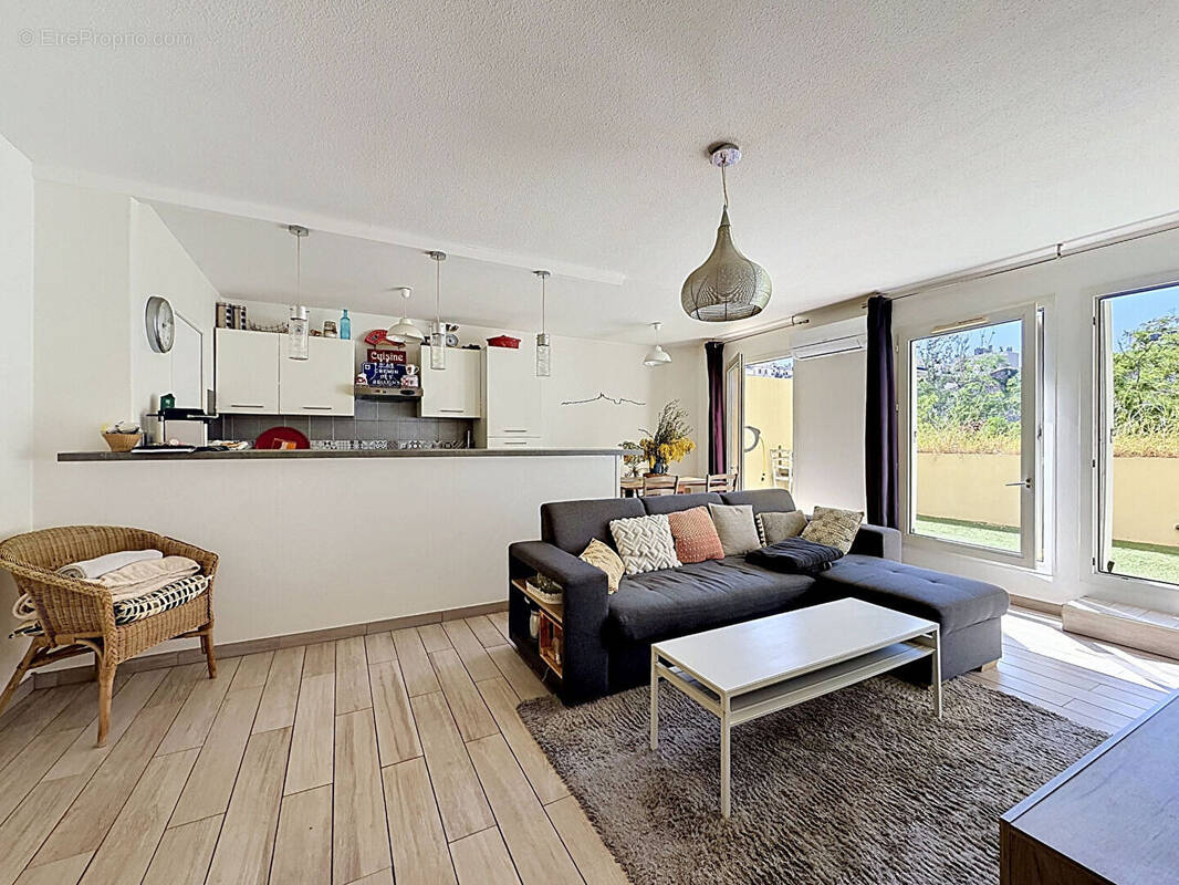 Appartement à MARSEILLE-6E