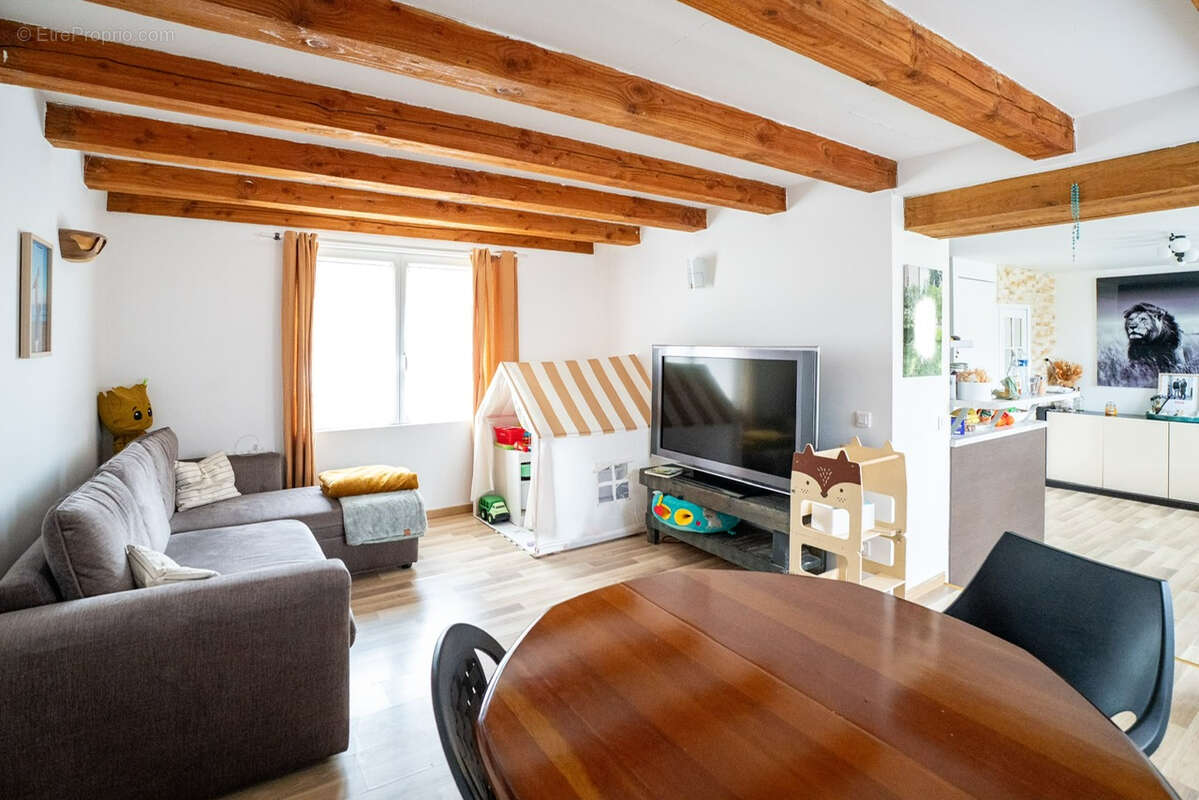 Maison à CIRES-LES-MELLO