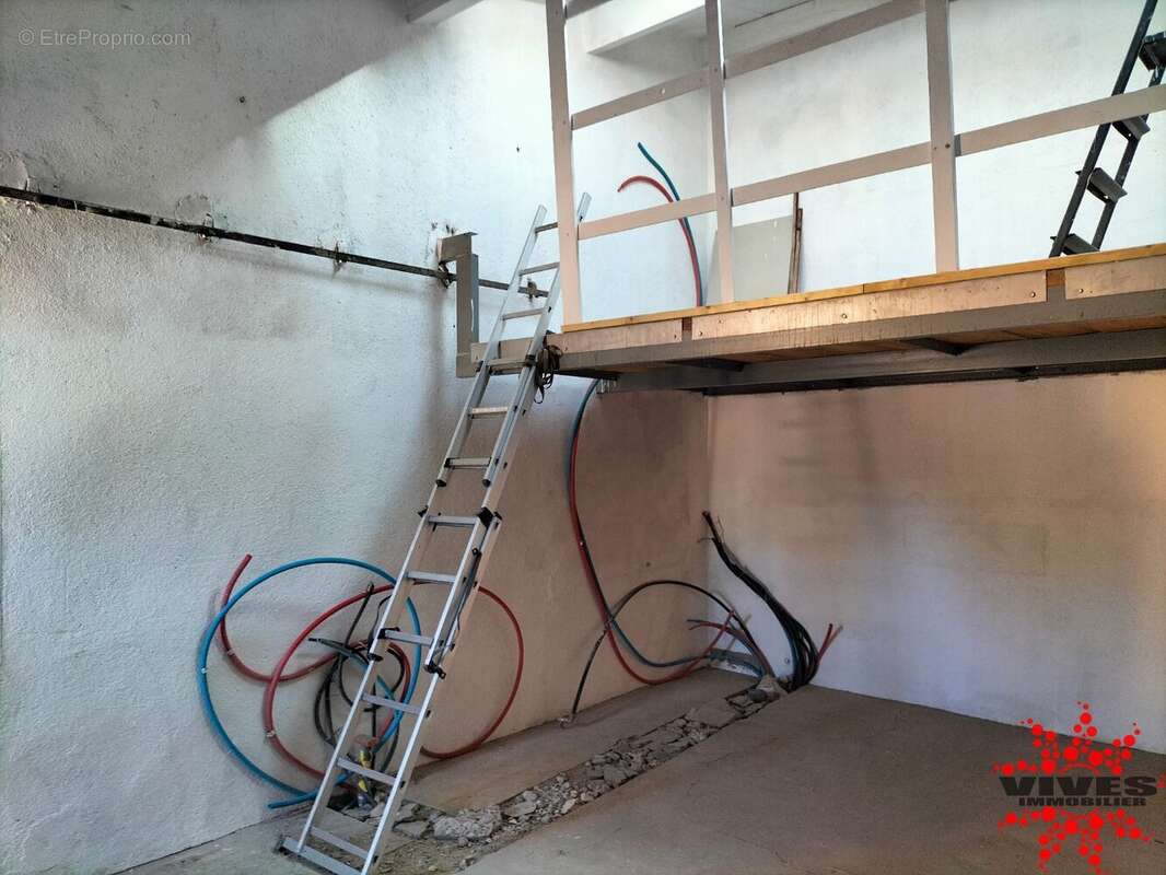 Exclusivité  à vendre garage avec mezzanine  39,76 m² - photo 6