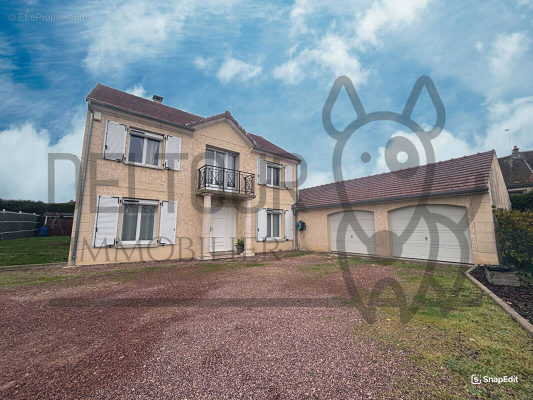 Maison à FAREMOUTIERS