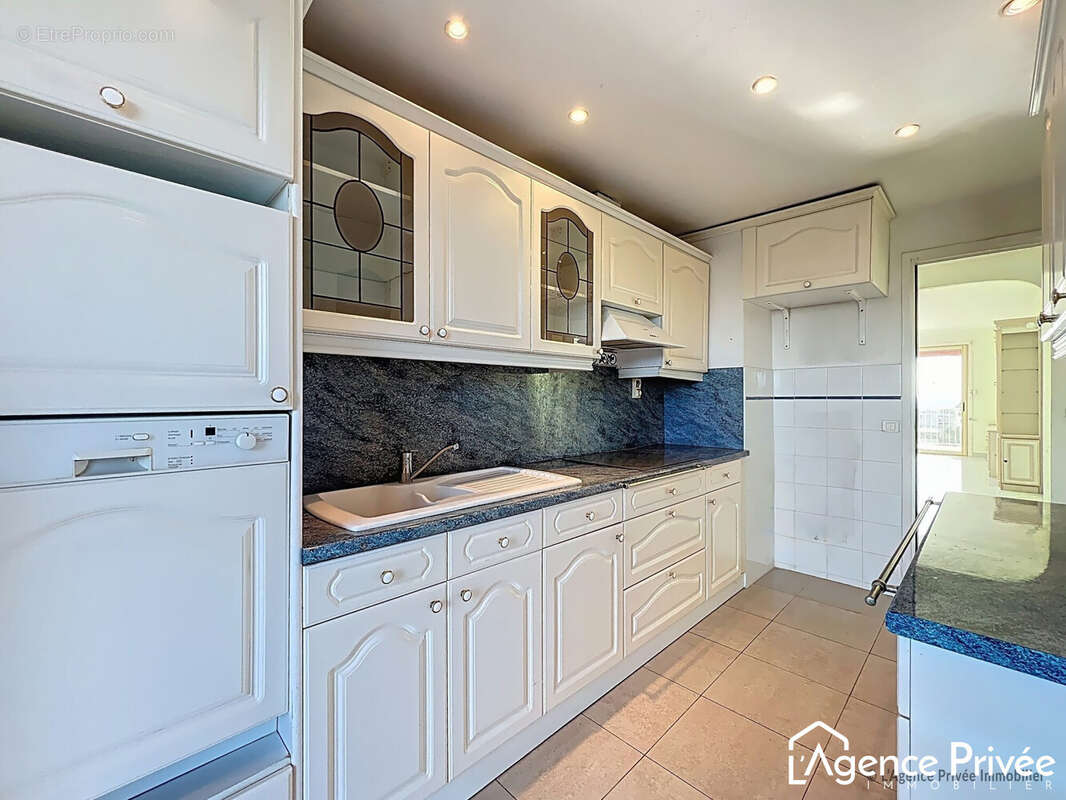 Cuisine - Appartement à CAGNES-SUR-MER