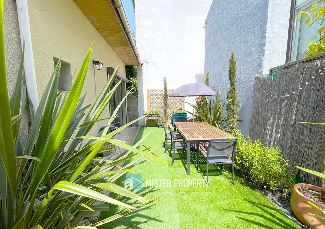 Maison à SARTROUVILLE