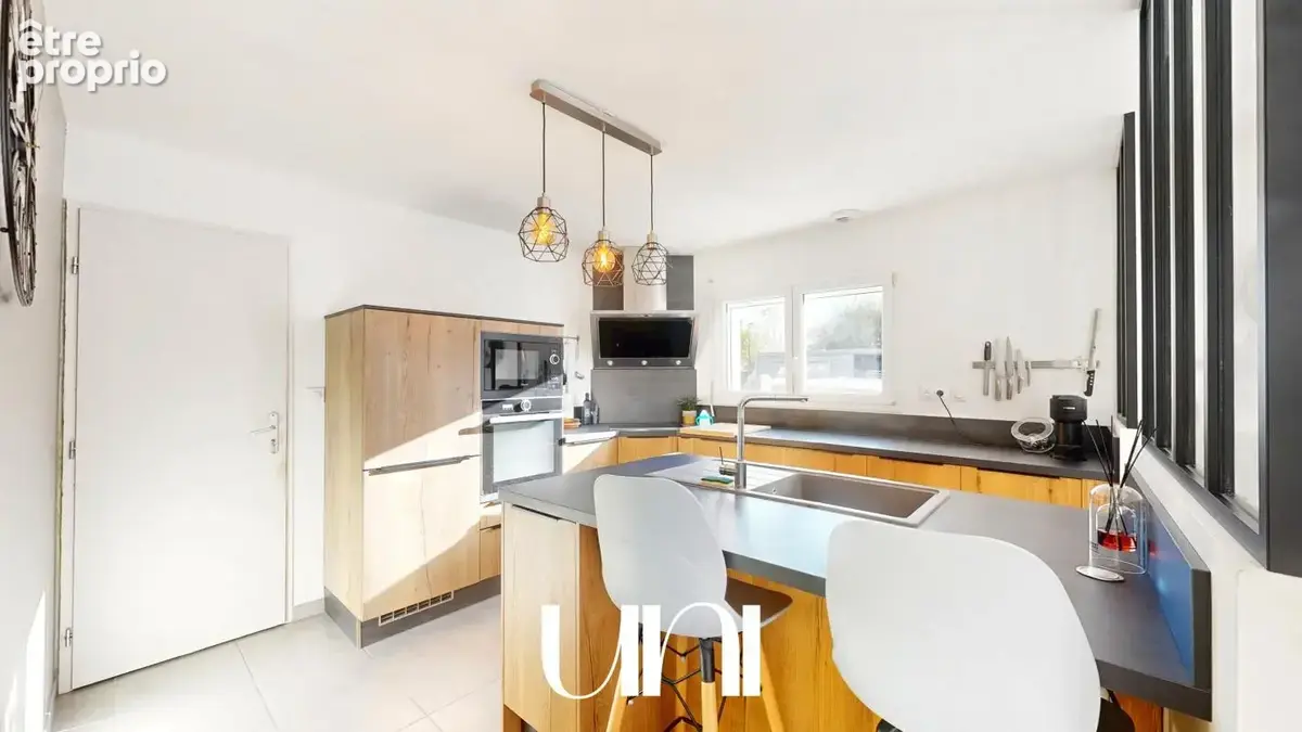 Maison de 5 pièces de 114m2 avec garage - BELLENGREVILLE - photo 6