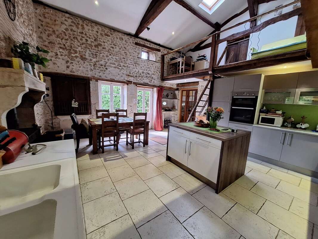 Maison à CIVRAY