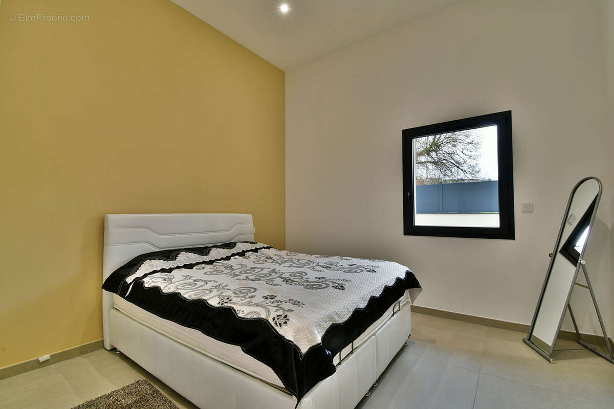 Maison à REVENTIN-VAUGRIS