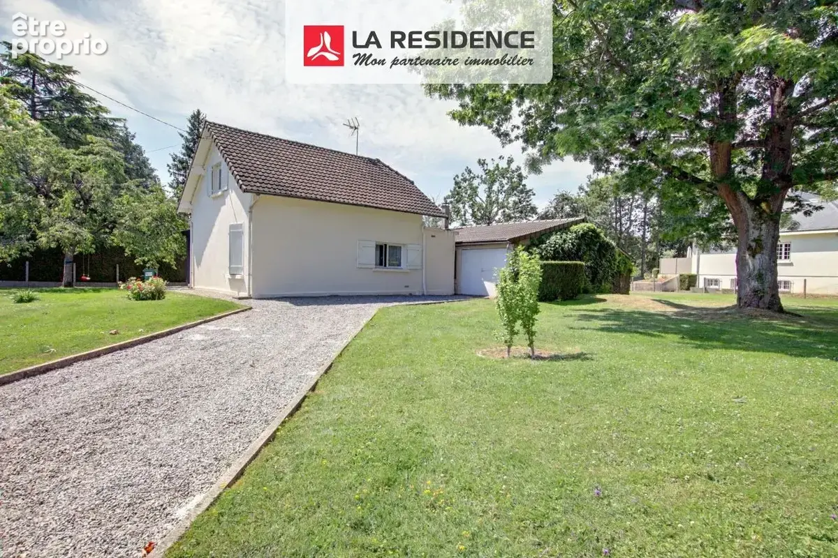 Maison à LE MESNIL-SAINT-DENIS