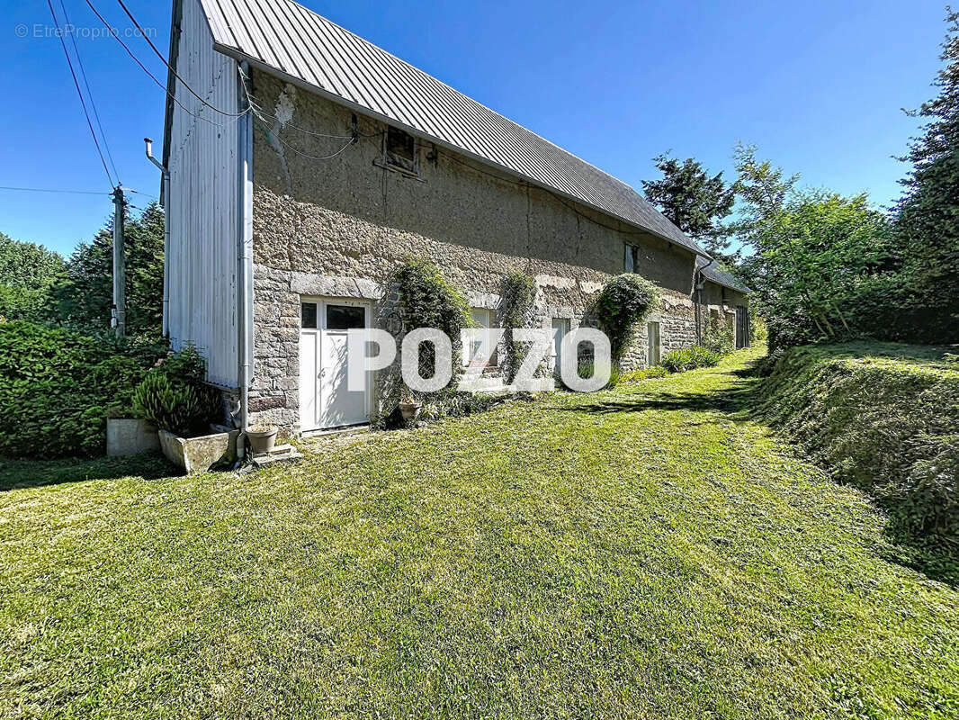 Maison Bricqueville Sur Mer (50290) 9 pièce(s) 180 m2 Terrain 18825 m² - photo 15