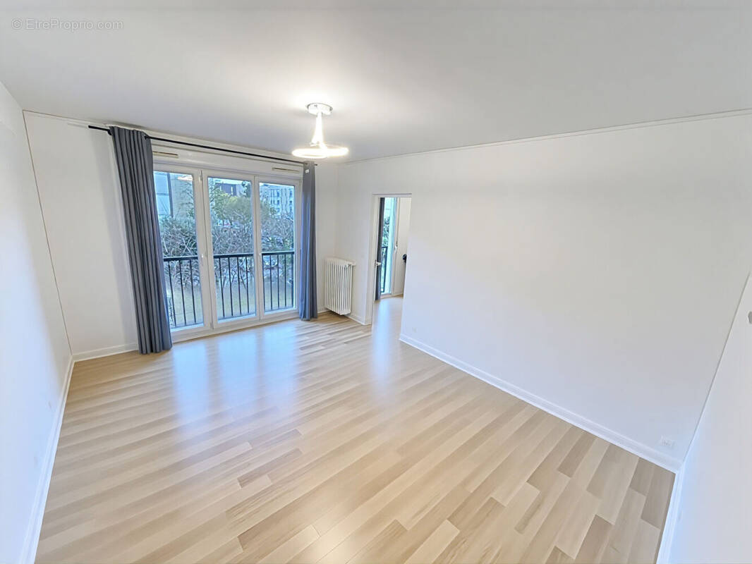 Appartement à FONTENAY-LE-FLEURY