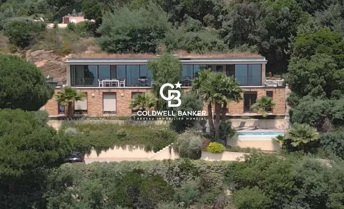 Maison à RAYOL-CANADEL-SUR-MER