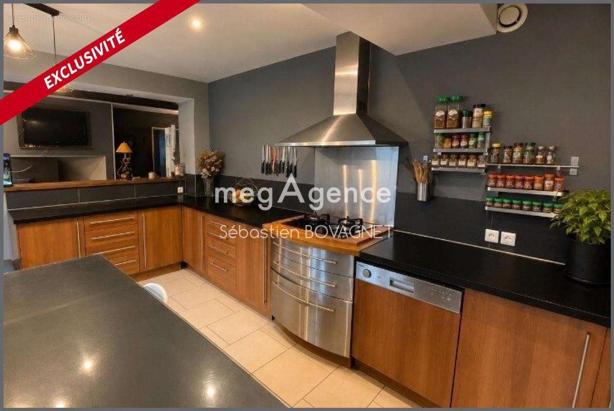 Grande Longère avec dépendance et salle de réception - photo 2
