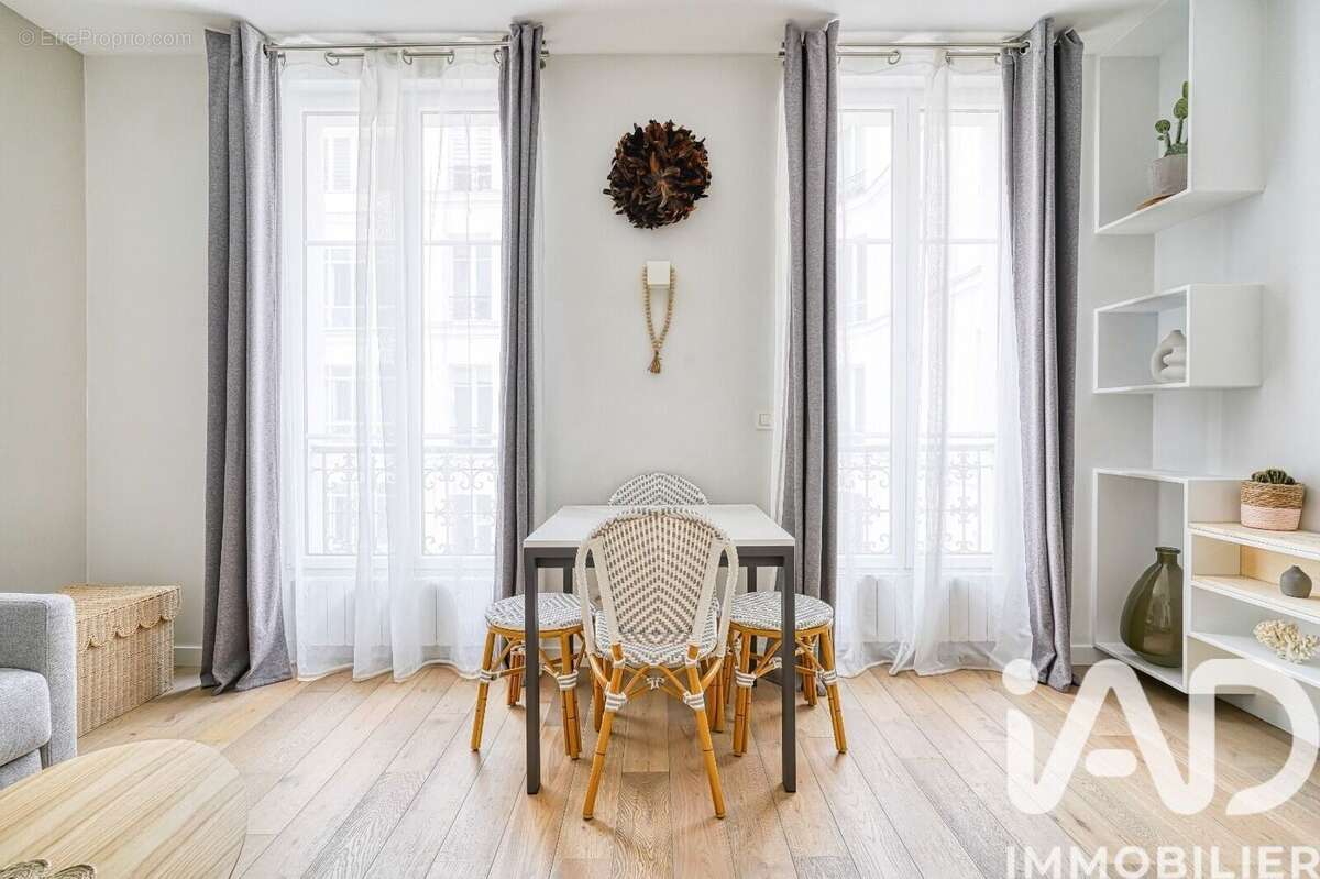 Photo 2 - Appartement à PARIS-16E