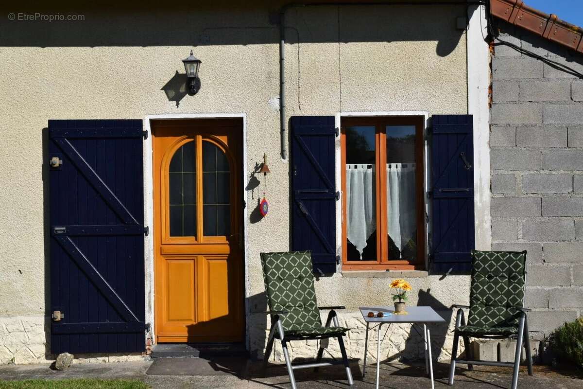 Maison à CHARRIN