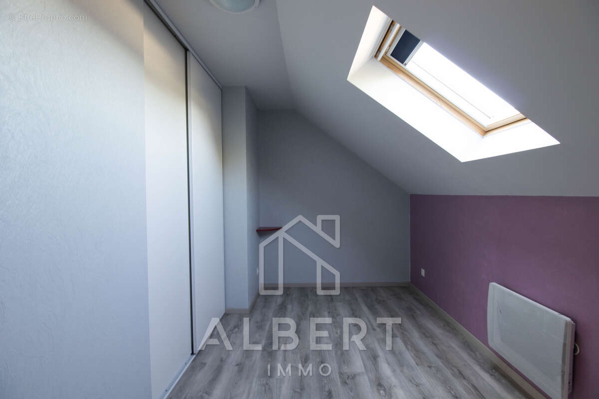 Maison à LONGUE-JUMELLES