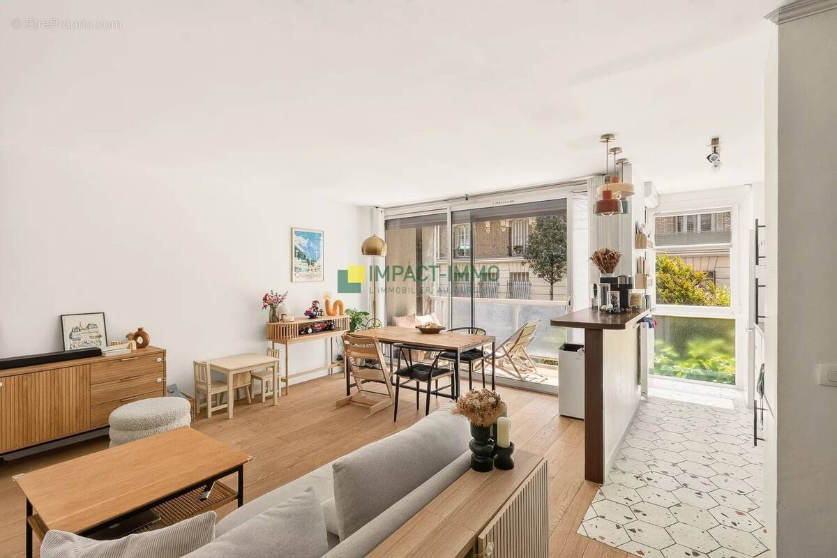 Appartement à LA GARENNE-COLOMBES