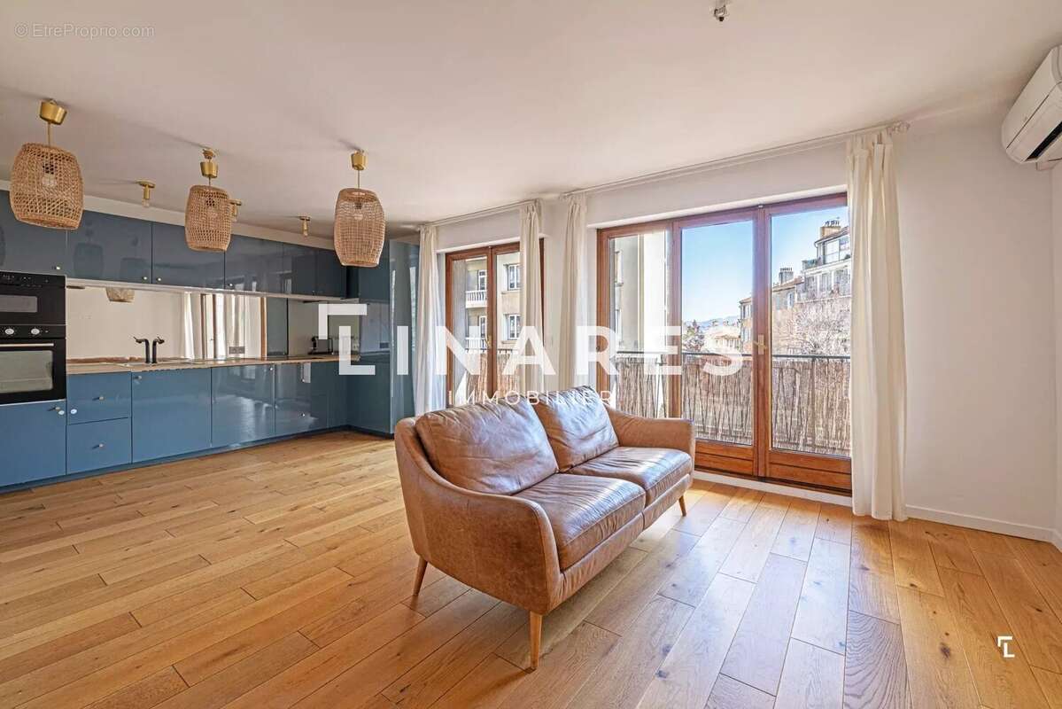 Appartement à MARSEILLE-6E