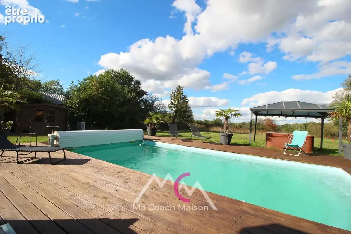 CAMPBON côté Savenay, Maison de charme rénovée d'environ 185 m2 avec piscine - photo 2