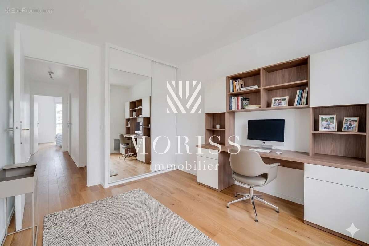 Appartement à COURBEVOIE