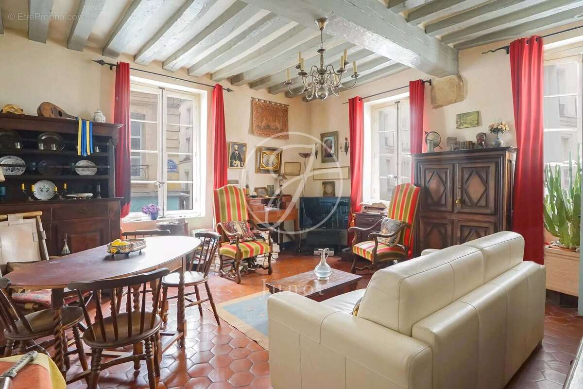 Appartement à PARIS-7E