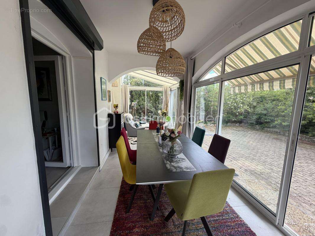 Maison à SAINT-HILAIRE-DE-BRETHMAS