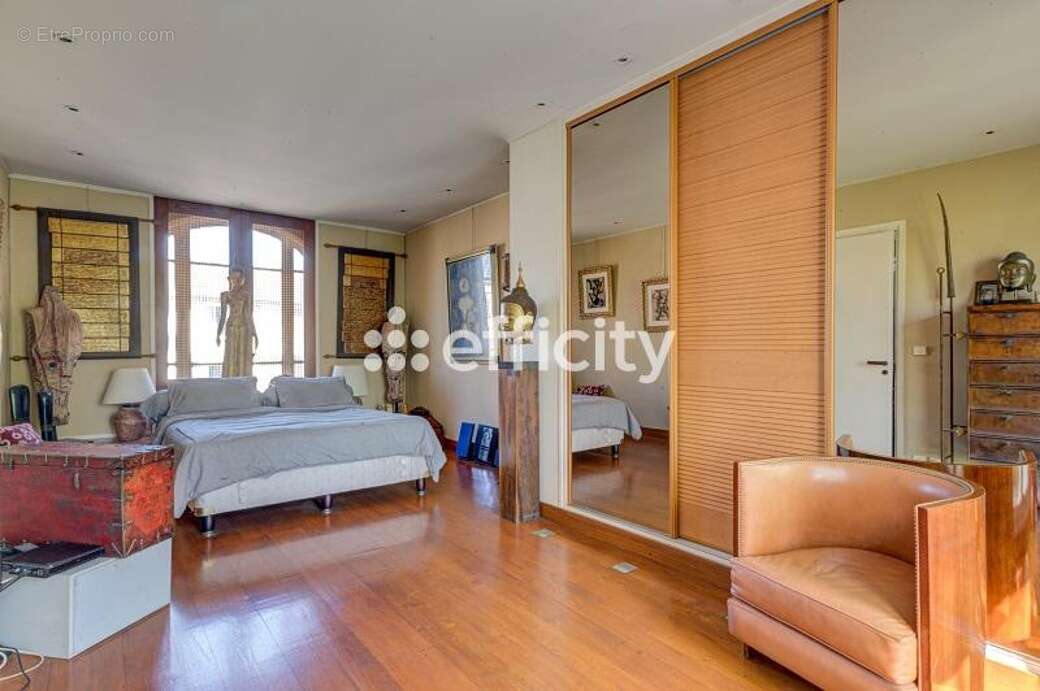 Maison à ISSY-LES-MOULINEAUX