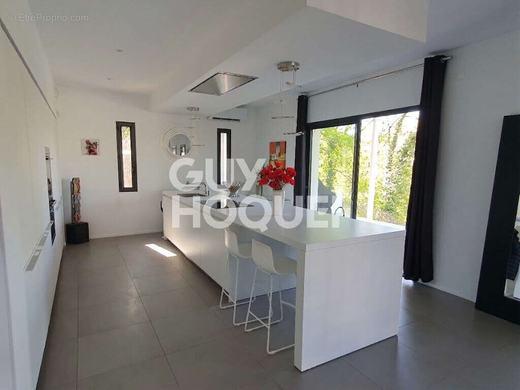 Maison à SAINT-GENIS-LAVAL