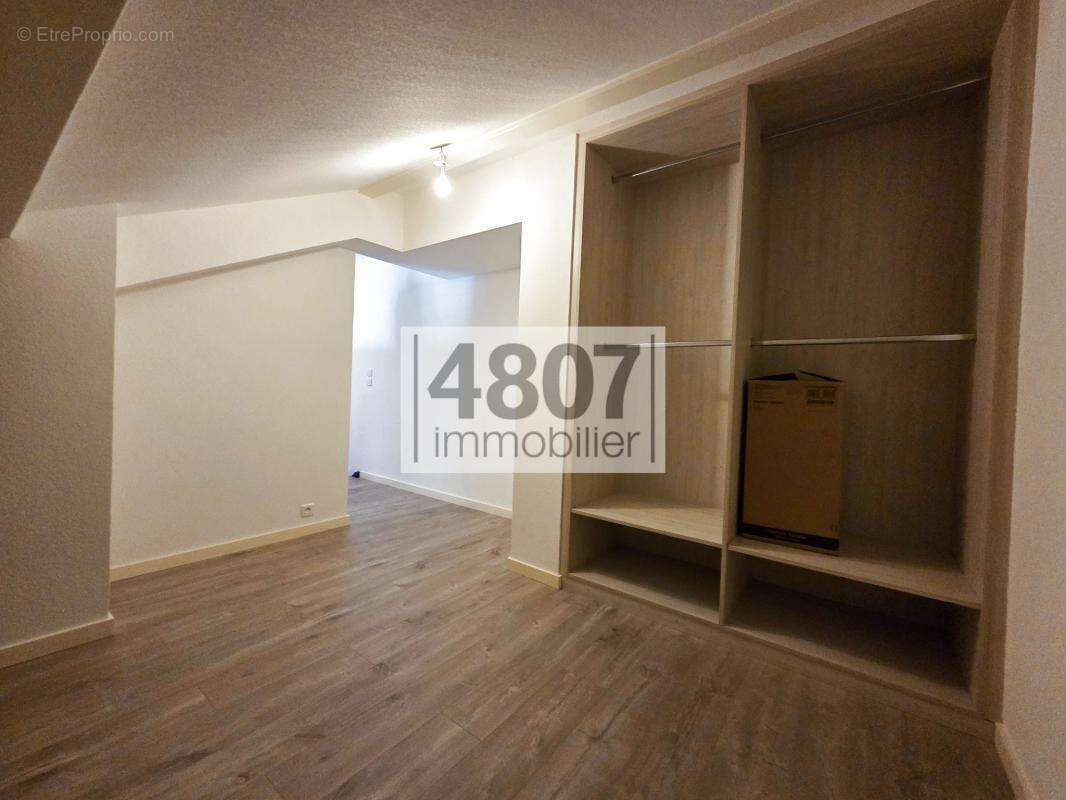 LA MURAZ -  Grand T2 duplex avec garage et balcon - photo 8