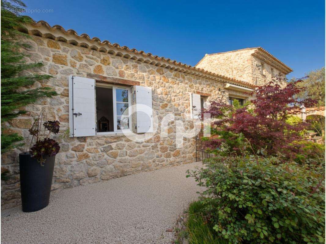 Bastide/mas en pierres authentique renové - calme absolu - terrain / oliviers - photo 7