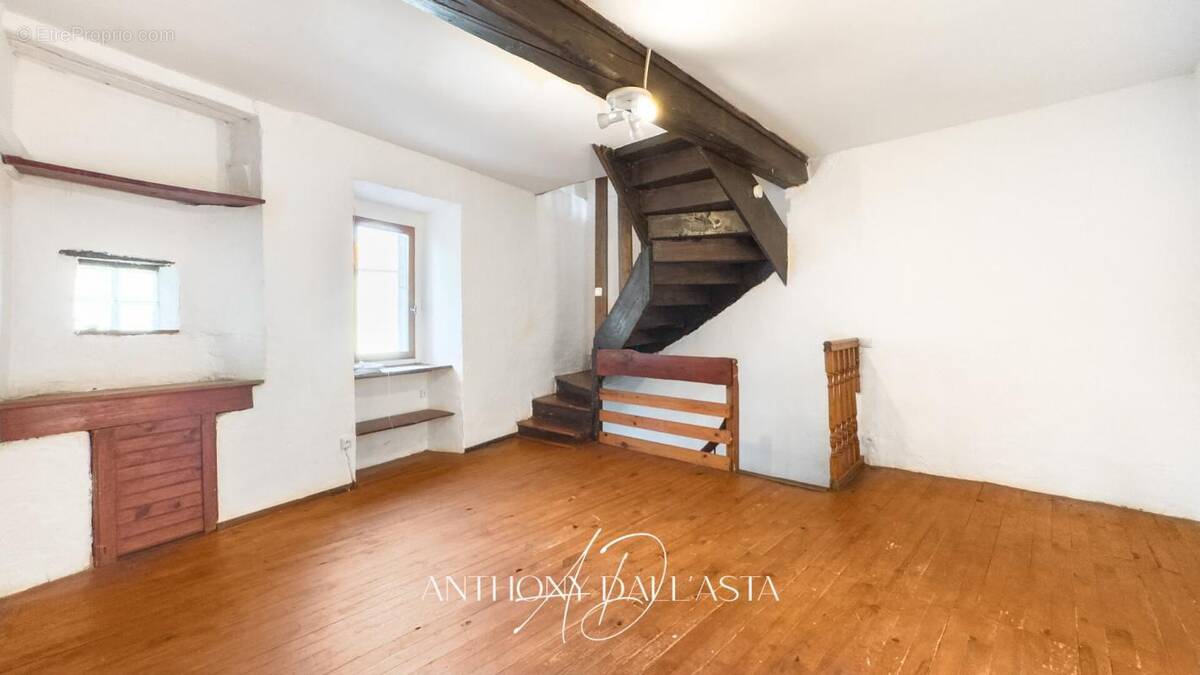 Maison à VILLARDONNEL