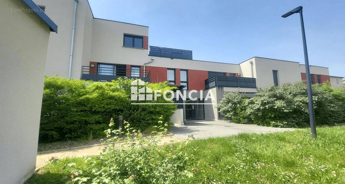 Appartement à PIERRE-BENITE