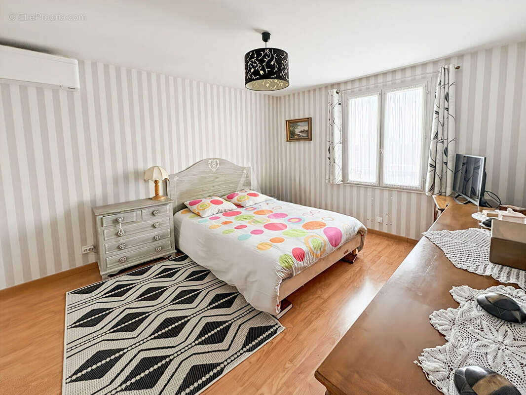 Maison à JOUY-LE-MOUTIER