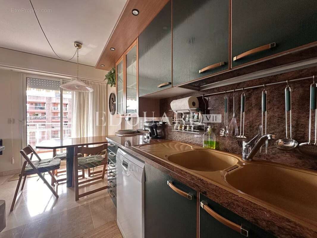 Appartement à ROQUEBRUNE-CAP-MARTIN