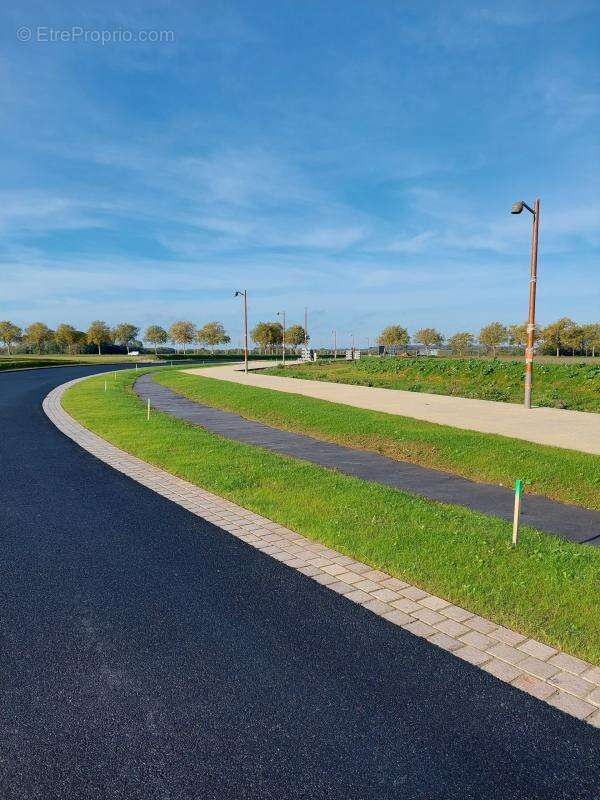 Terrain à DOUVRES-LA-DELIVRANDE