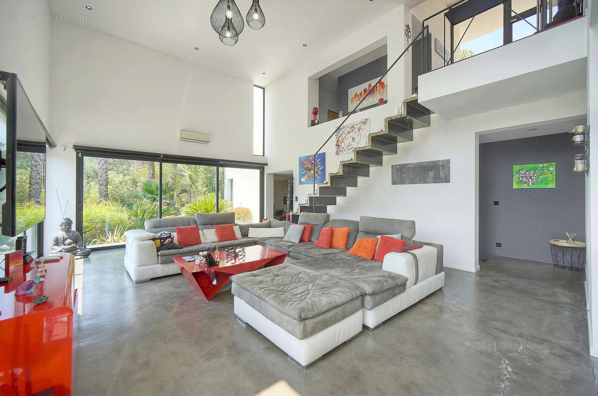 Élégante Villa contemporaine 200 m2 au cœur d'un environnement privilégié - photo 7