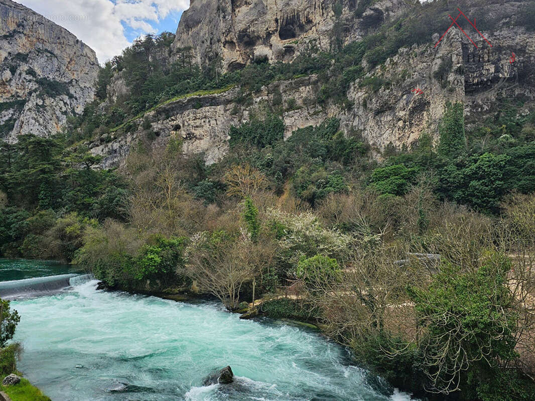Appartement à FONTAINE-DE-VAUCLUSE