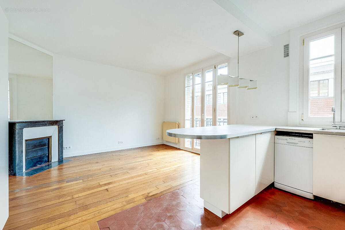 Appartement à PARIS-15E