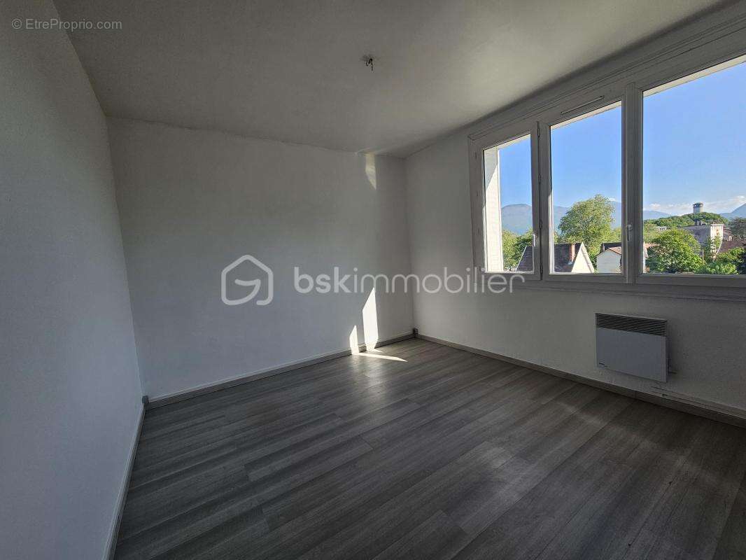 Appartement à LE PONT-DE-CLAIX