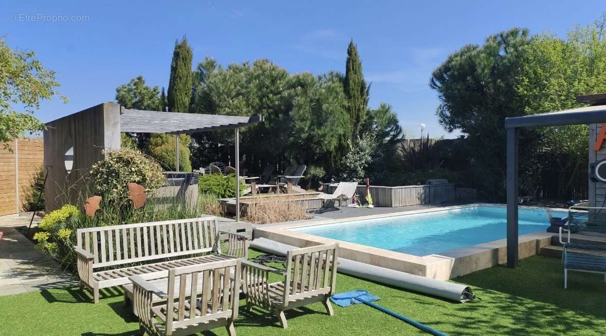 Maison à TREMBLAY-LES-VILLAGES
